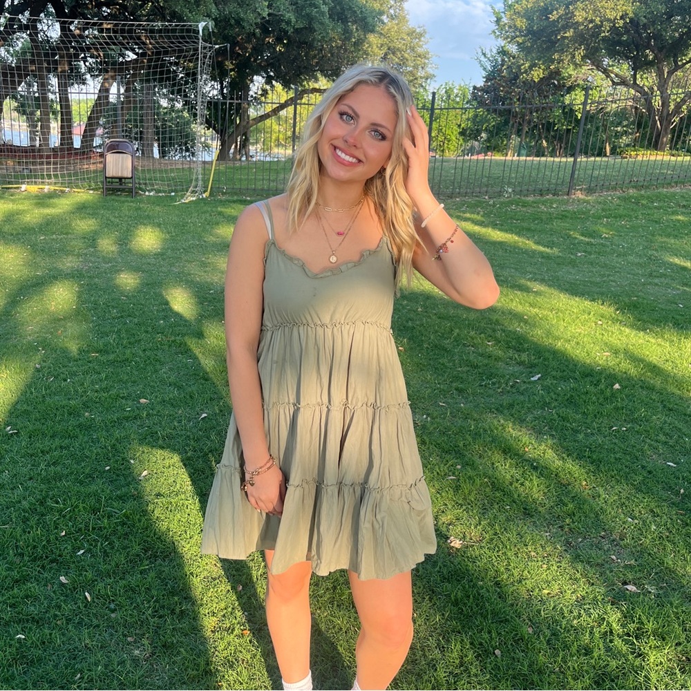 green ruffle mini dress - Picture 2 of 4